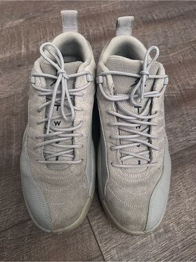 Jordan Women's Low-Top Sneakers in Light Beige/Gray
